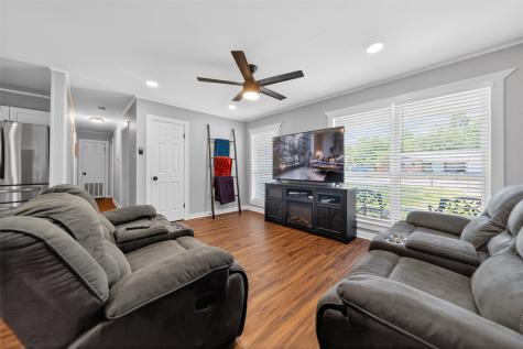 614 Colonial Drive Athens TX 75751
