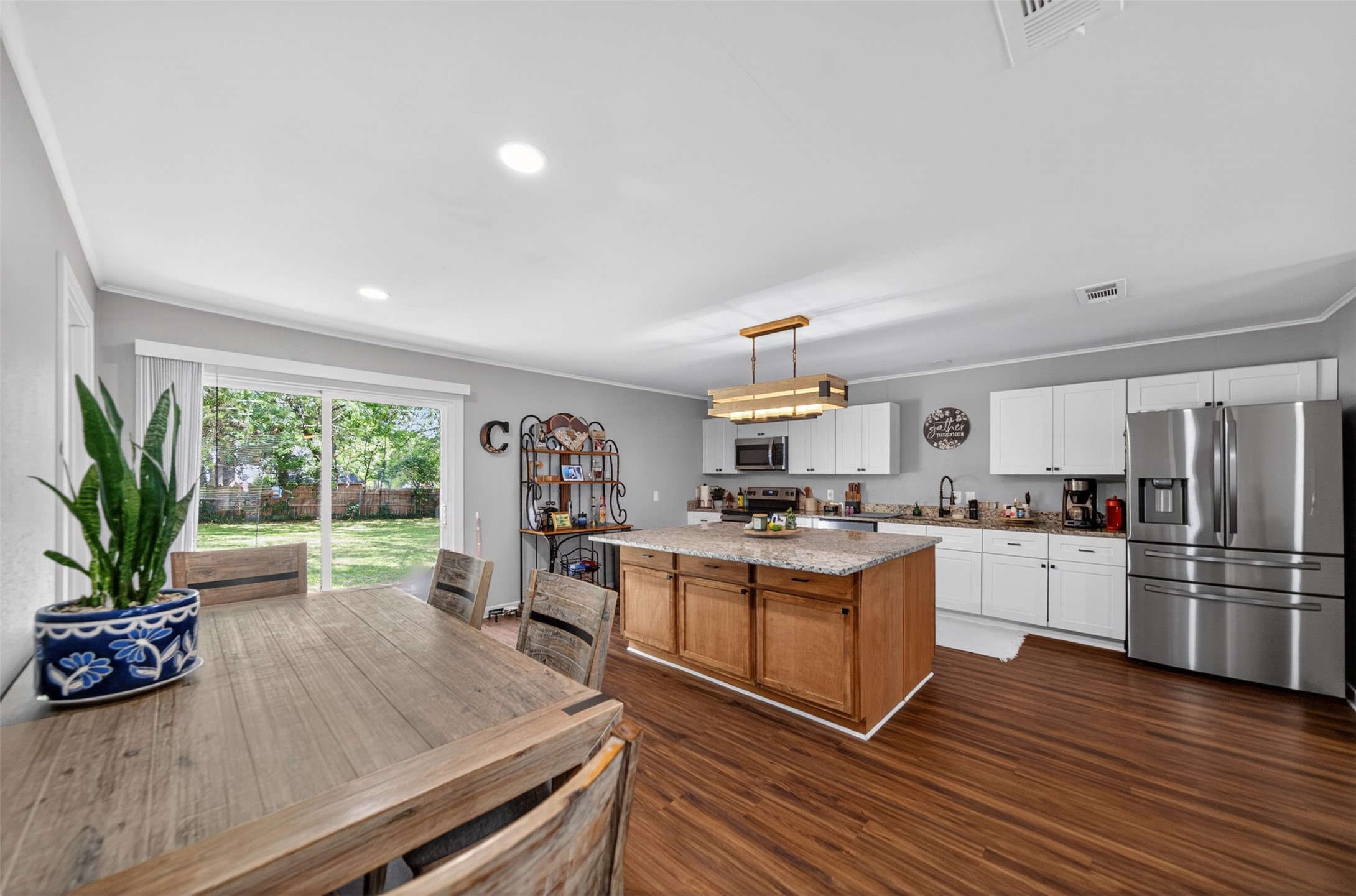 614 Colonial Drive Athens TX 75751