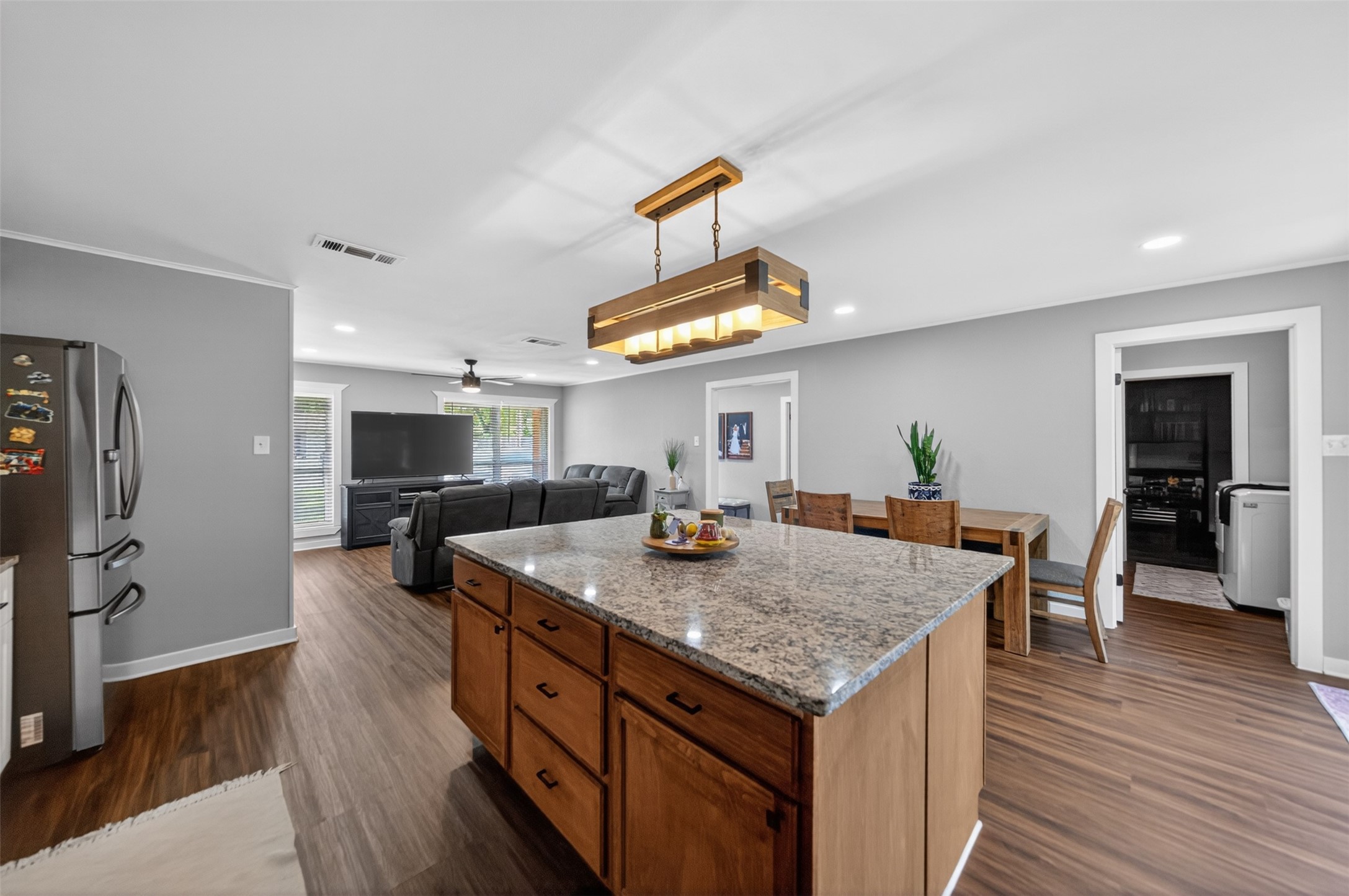 614 Colonial Drive Athens TX 75751