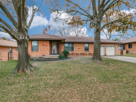 2326 Cardinal Lane Garland TX 75042