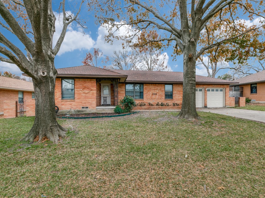 2326 Cardinal Lane Garland TX 75042