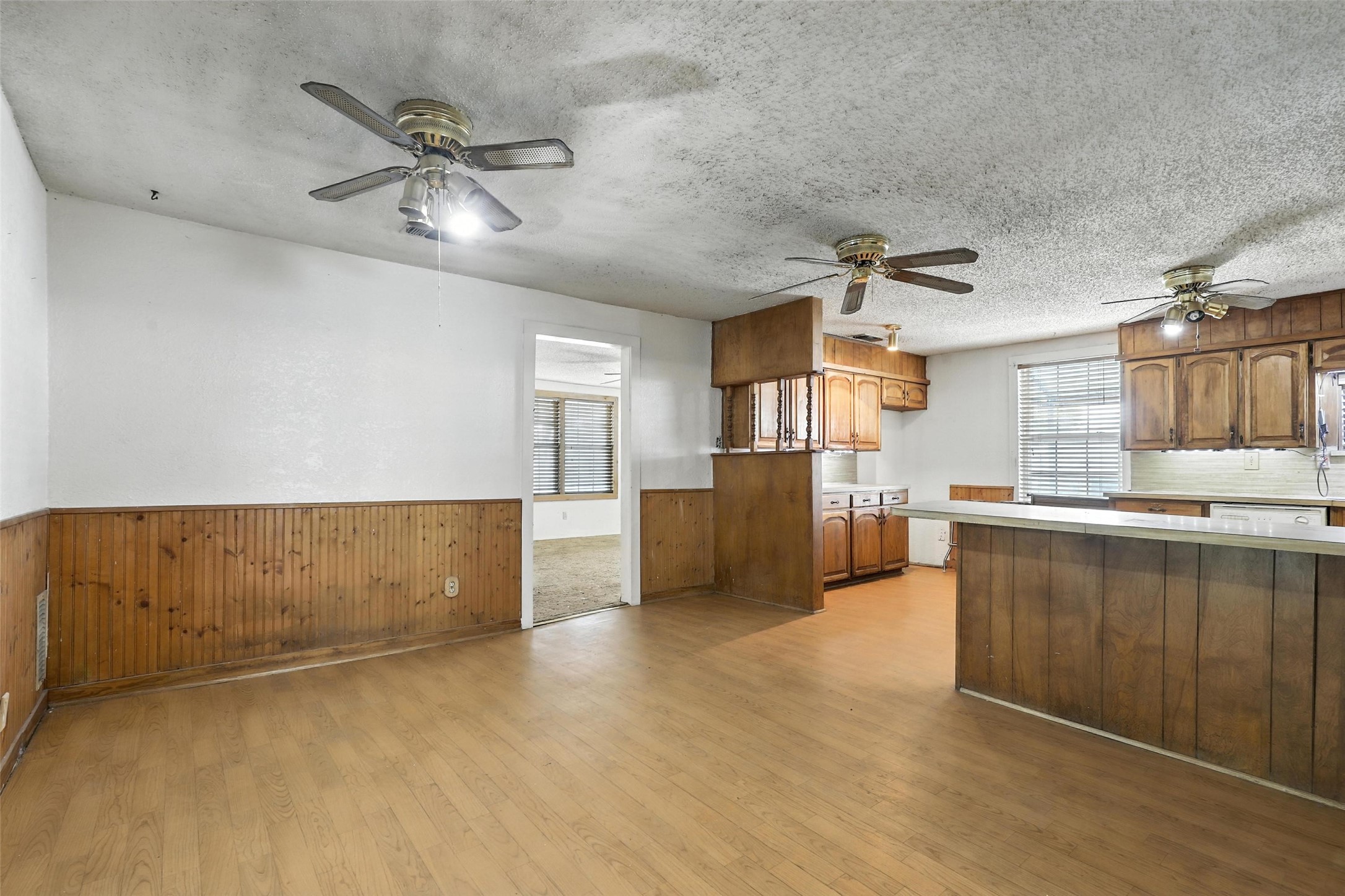 221 E 7th Street Weatherford TX 76086