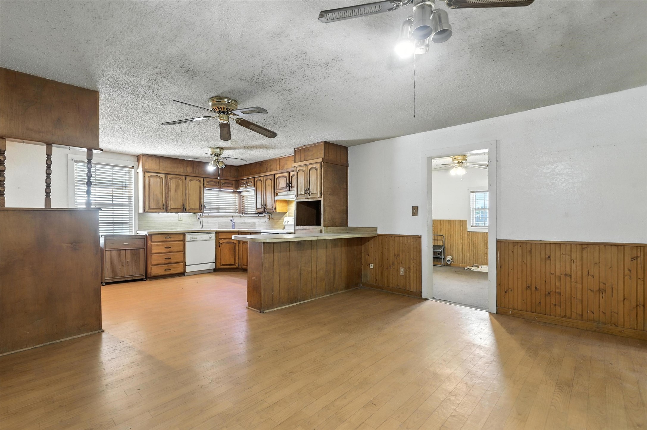221 E 7th Street Weatherford TX 76086