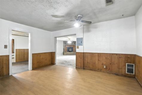 221 E 7th Street Weatherford TX 76086