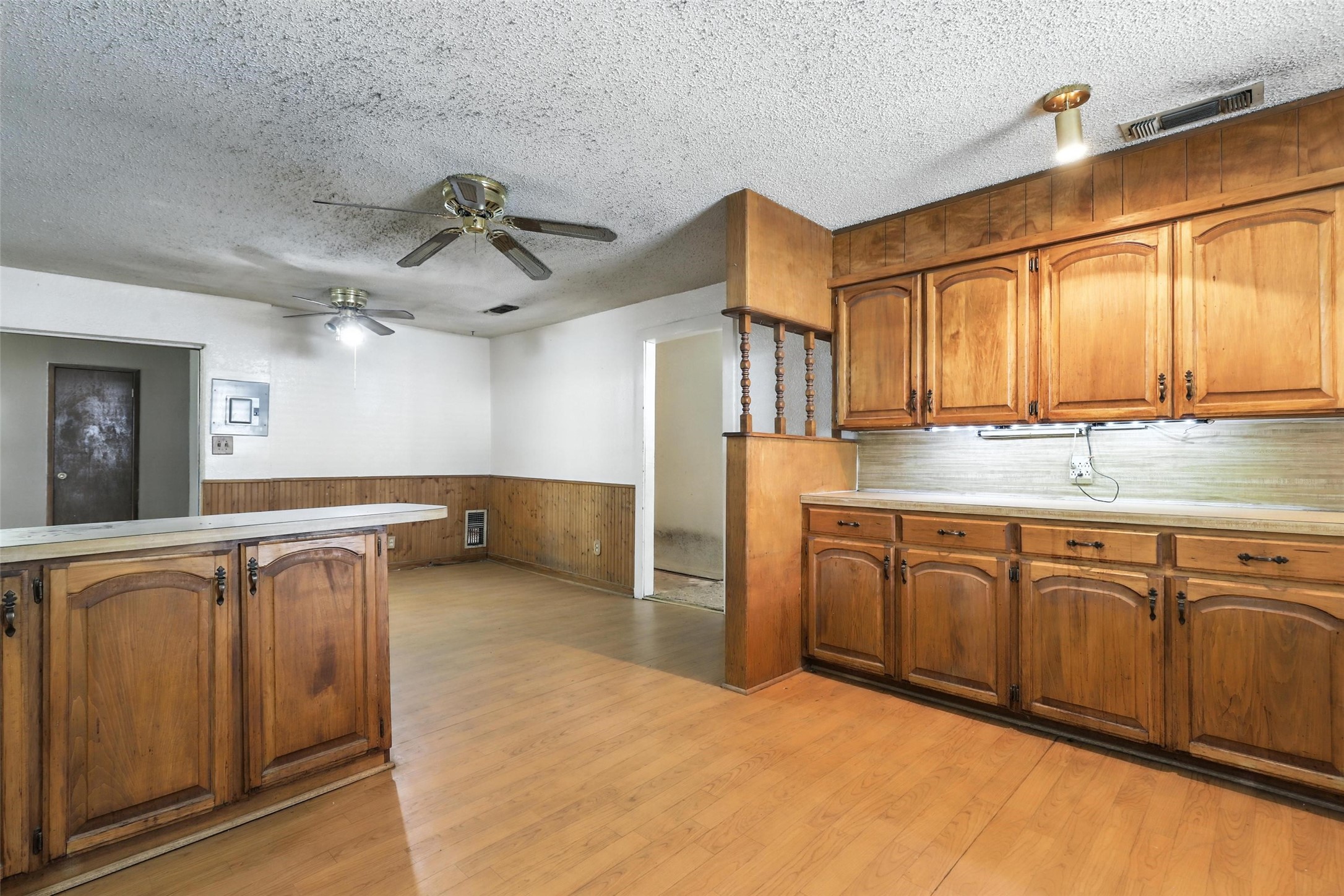 221 E 7th Street Weatherford TX 76086