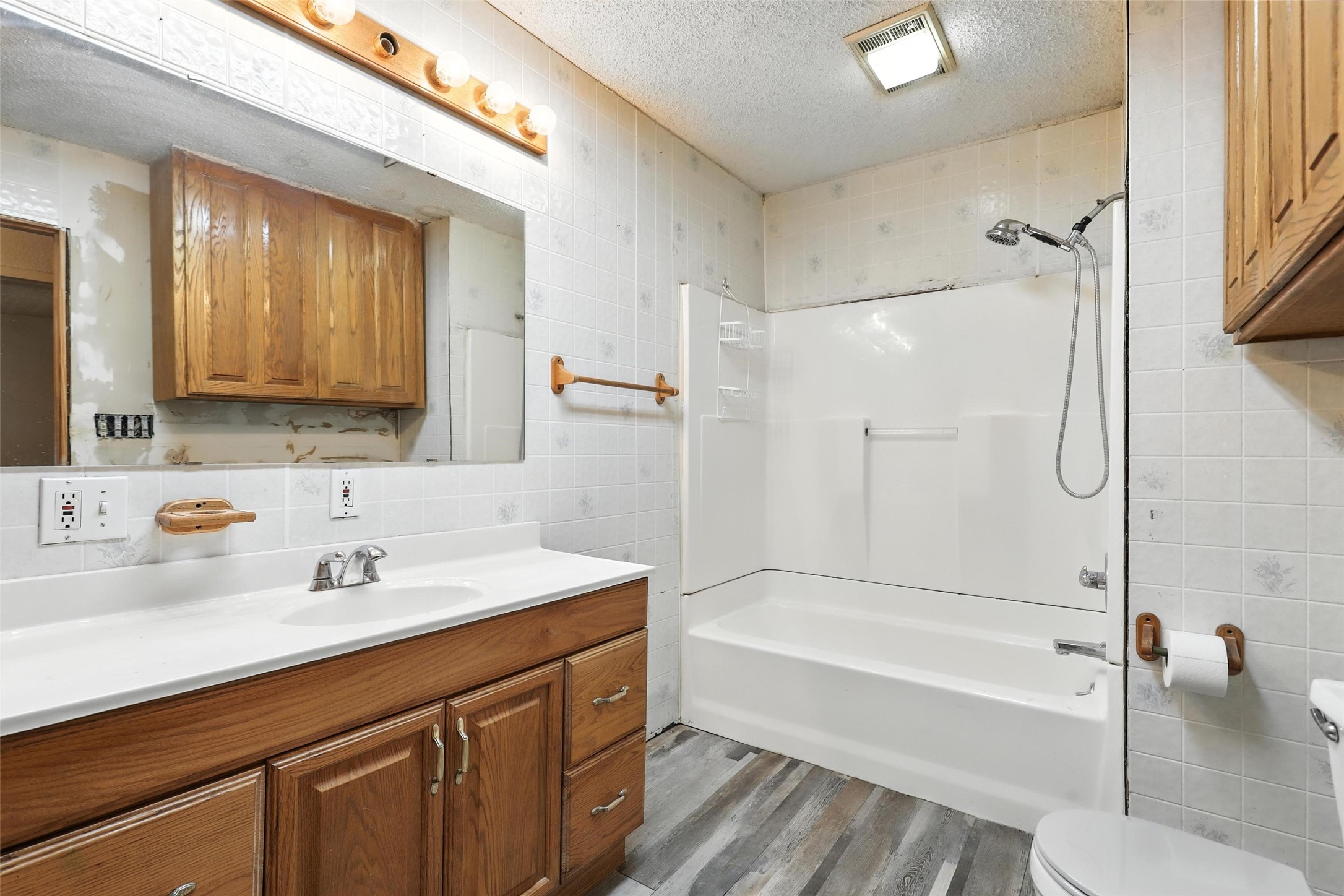 221 E 7th Street Weatherford TX 76086