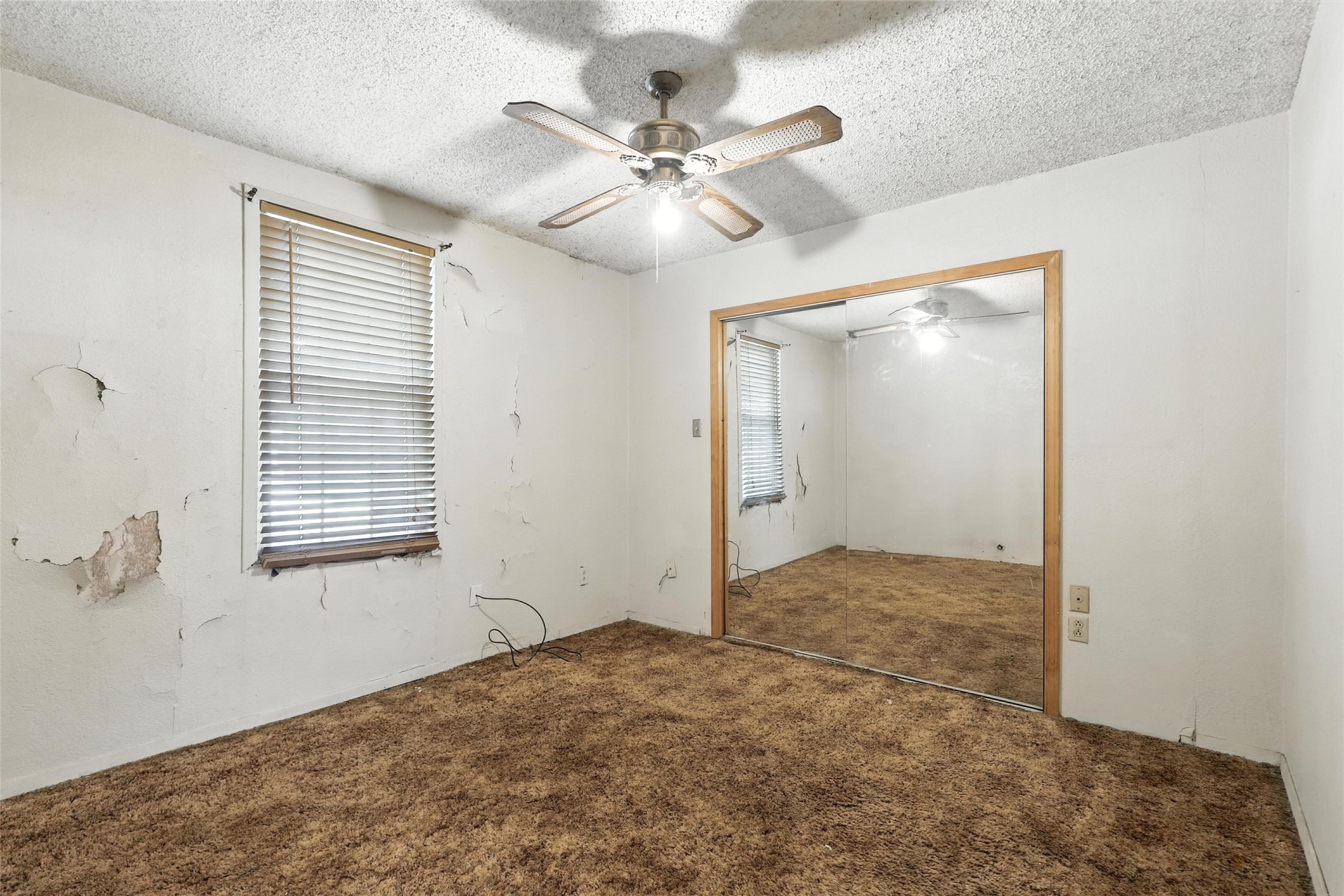 221 E 7th Street Weatherford TX 76086