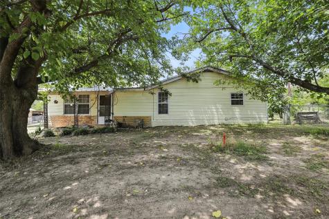 221 E 7th Street Weatherford TX 76086