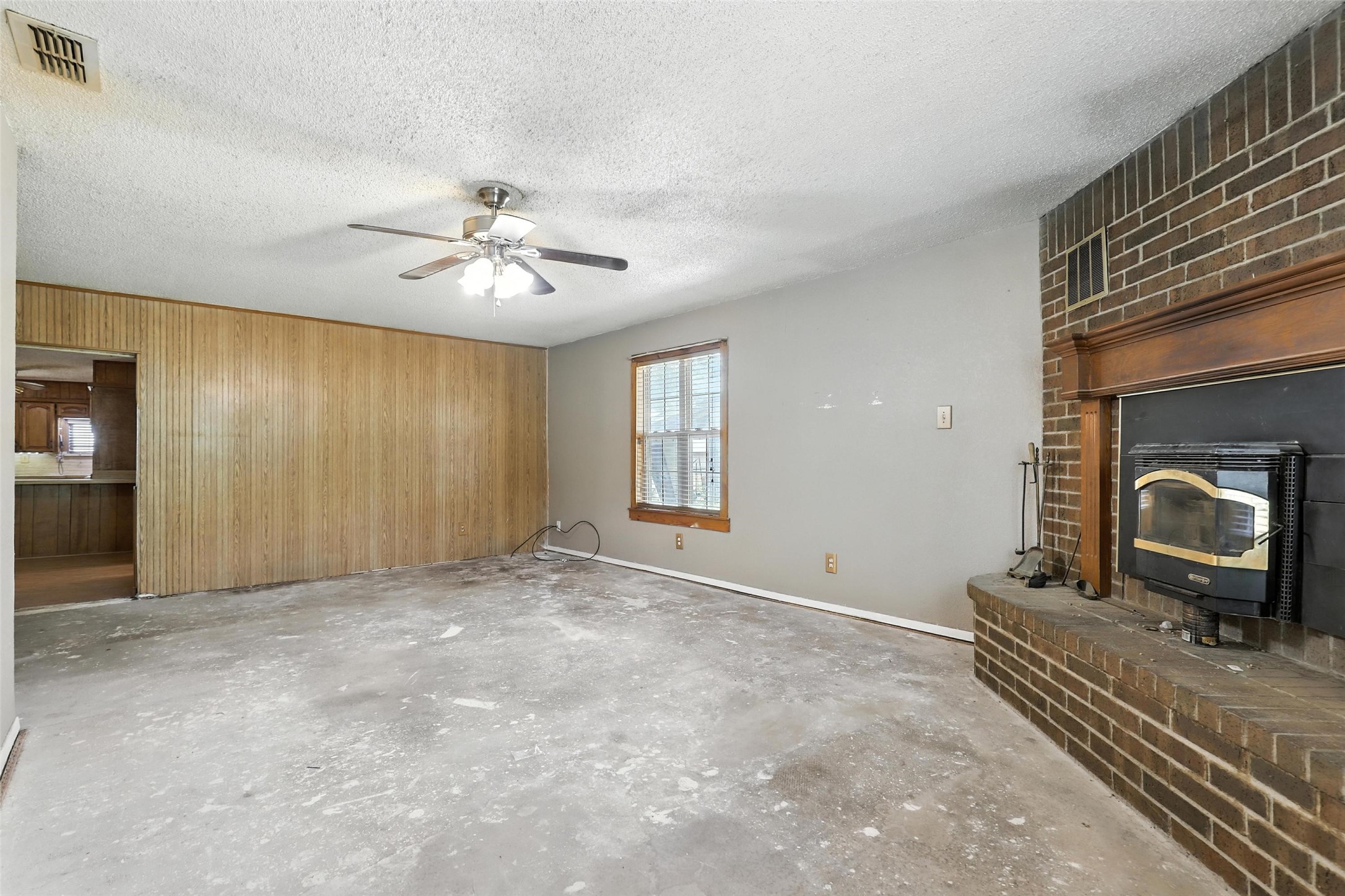 221 E 7th Street Weatherford TX 76086
