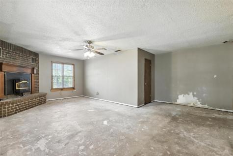 221 E 7th Street Weatherford TX 76086