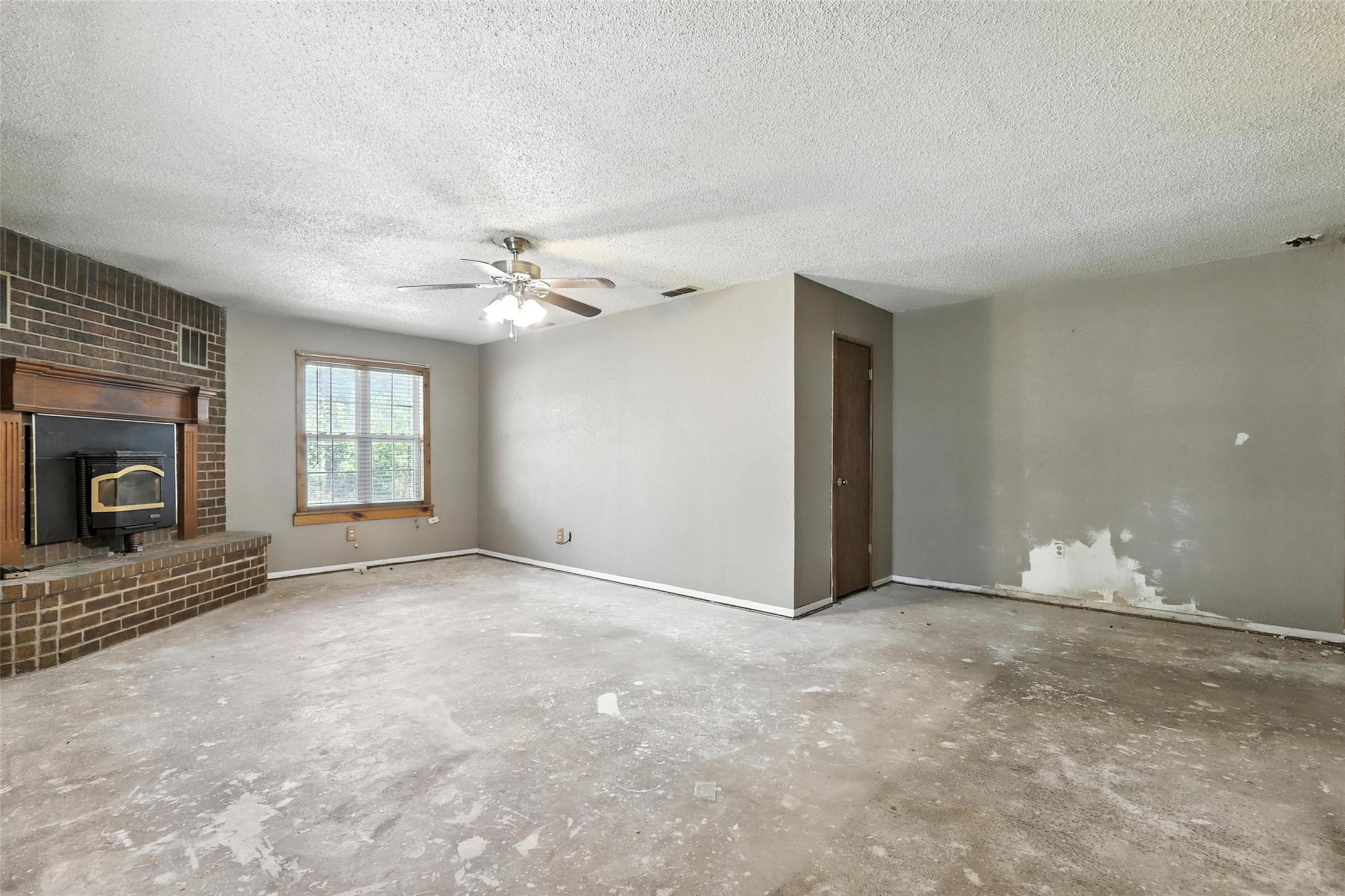 221 E 7th Street Weatherford TX 76086