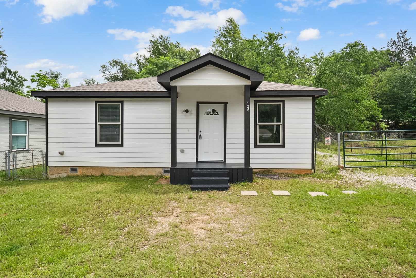 136 Erie Street Mabank TX 75156