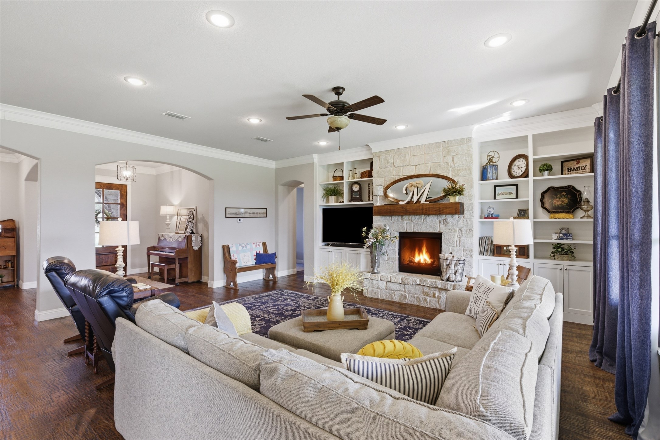 1201 Parkway Lane Pilot Point TX 76258