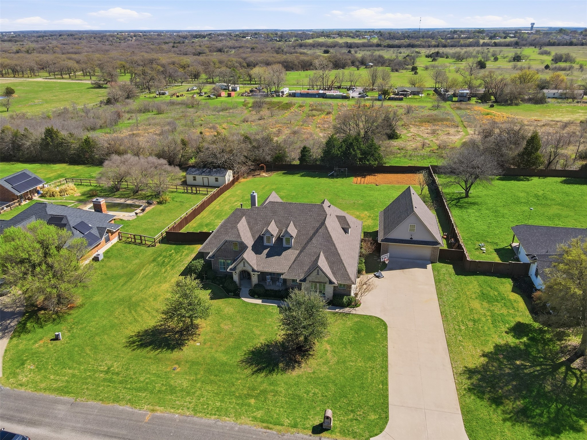 1201 Parkway Lane Pilot Point TX 76258
