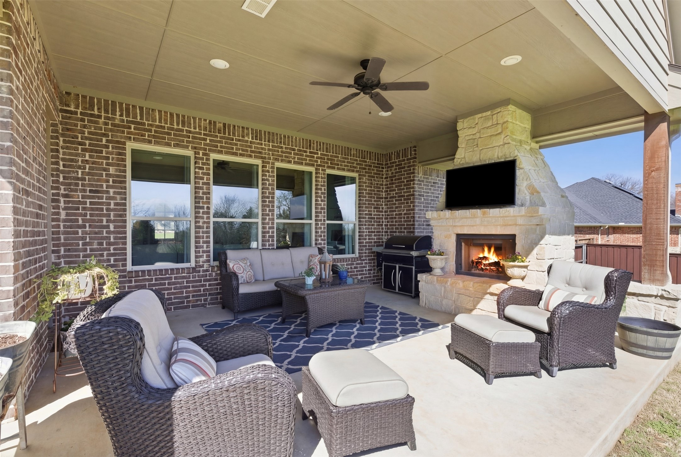 1201 Parkway Lane Pilot Point TX 76258