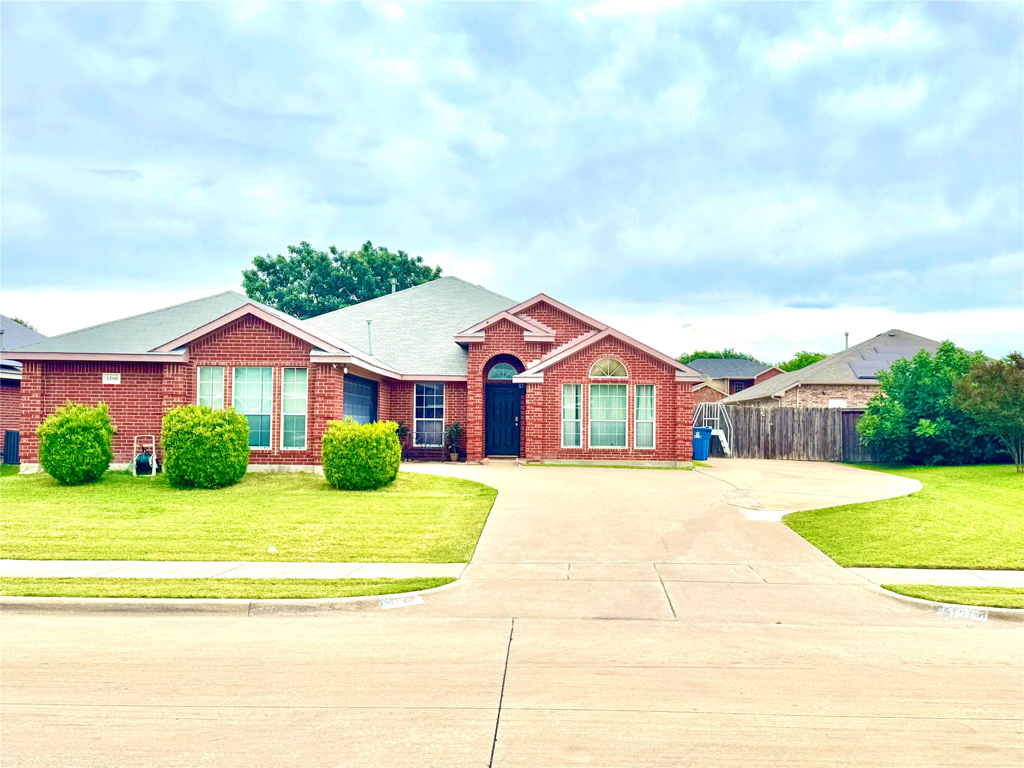 1208 Rio Vista Drive Desoto TX 75115