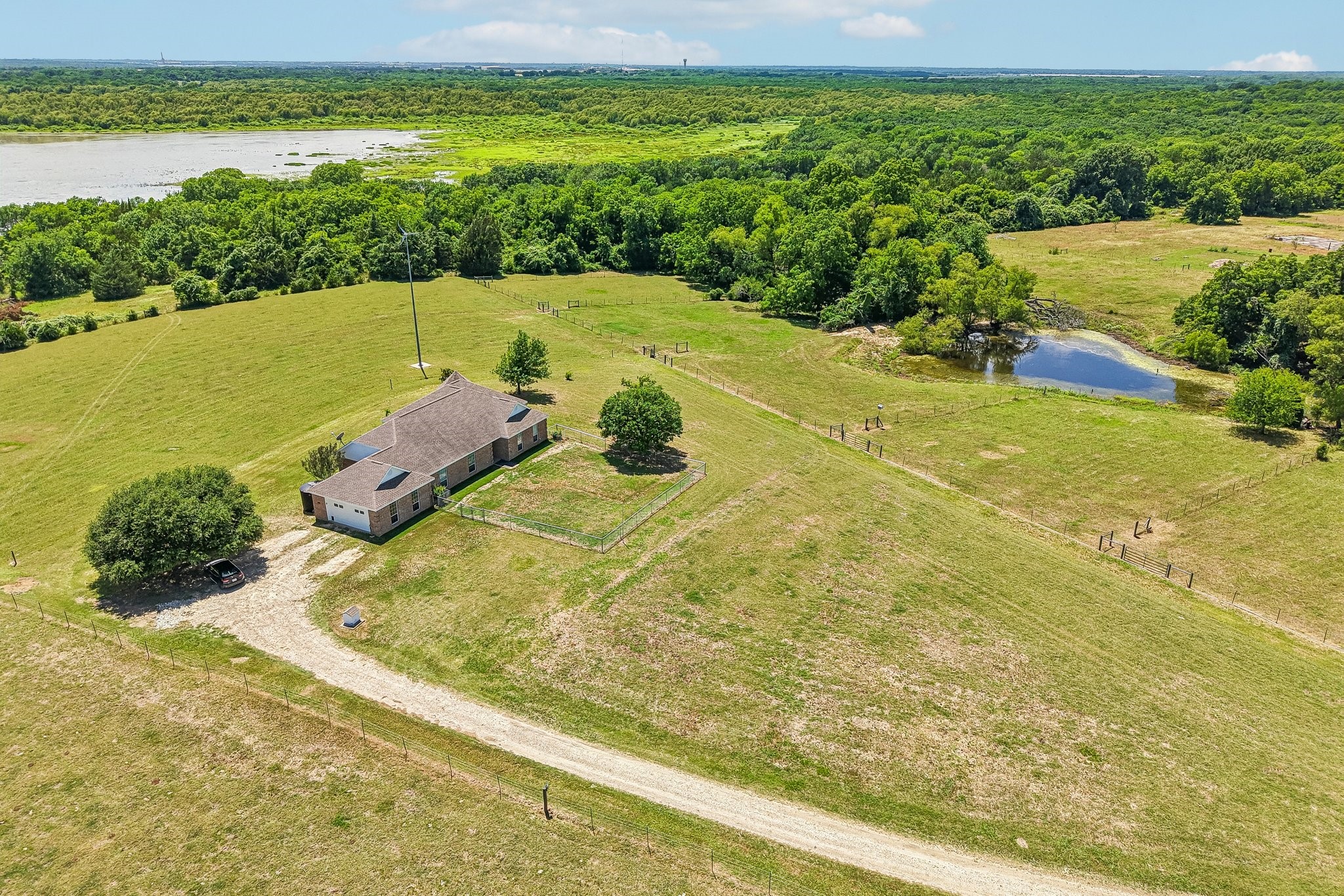 346 County Road 0090 Powell TX 75153