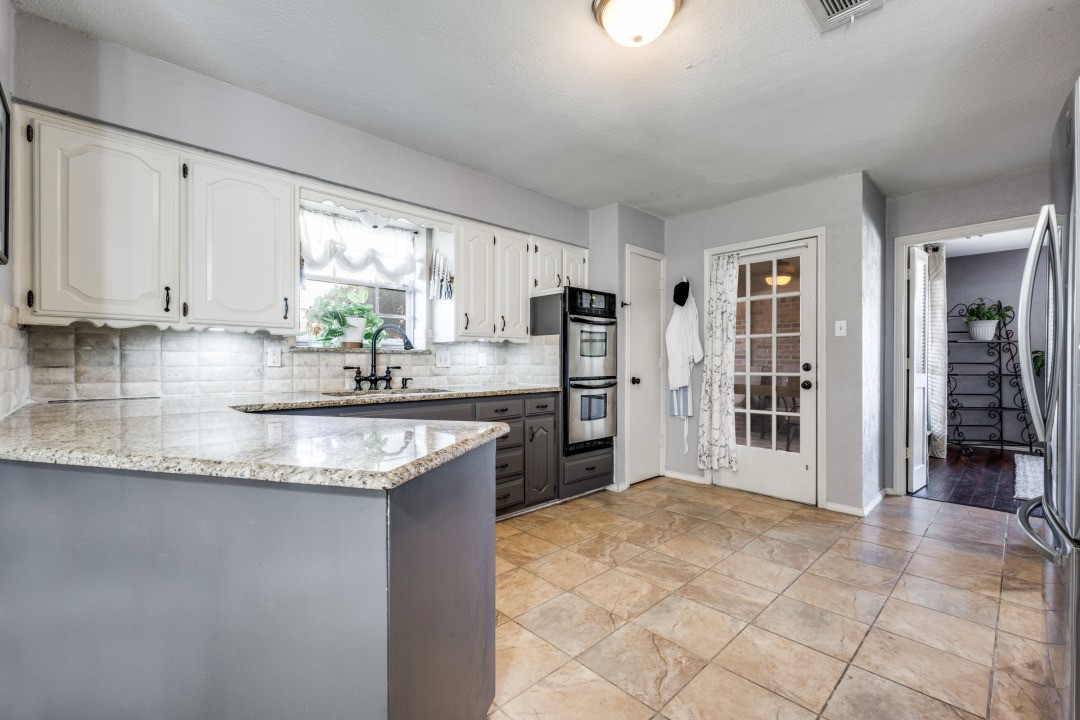 1538 Glenhill Lane Lewisville TX 75077