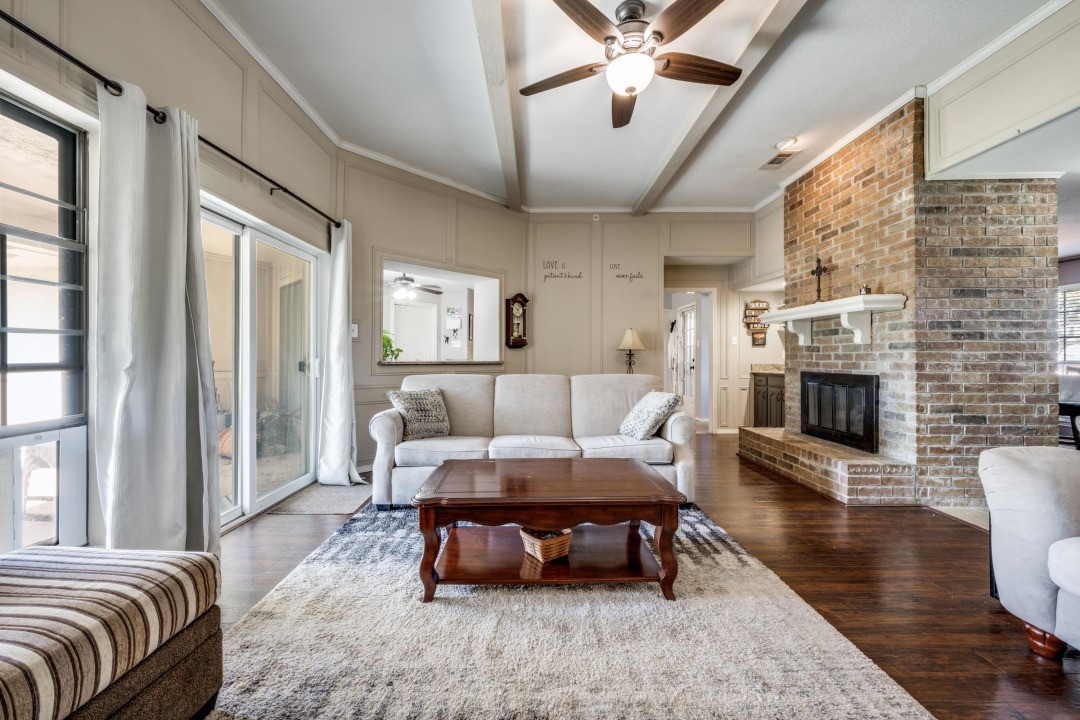 1538 Glenhill Lane Lewisville TX 75077
