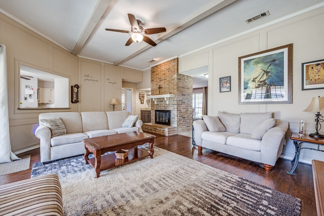 1538 Glenhill Lane Lewisville TX 75077