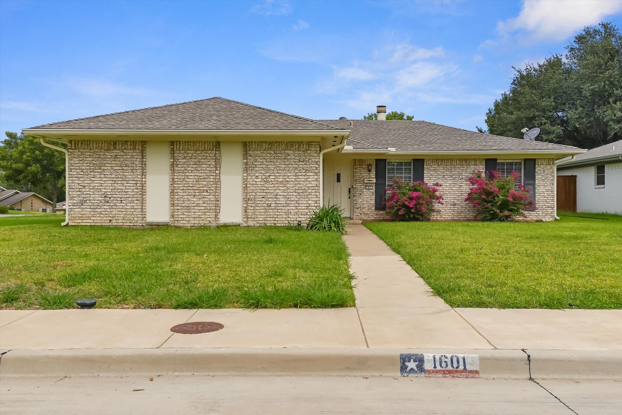 1601 Cecil Drive Carrollton TX 75006