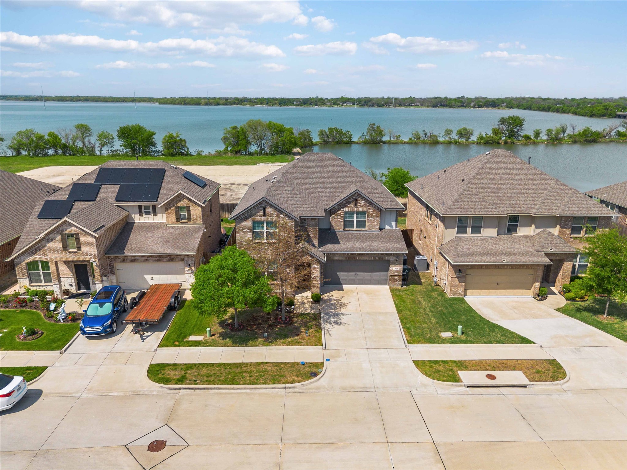 2021 Lake Front Trail Garland TX 75043