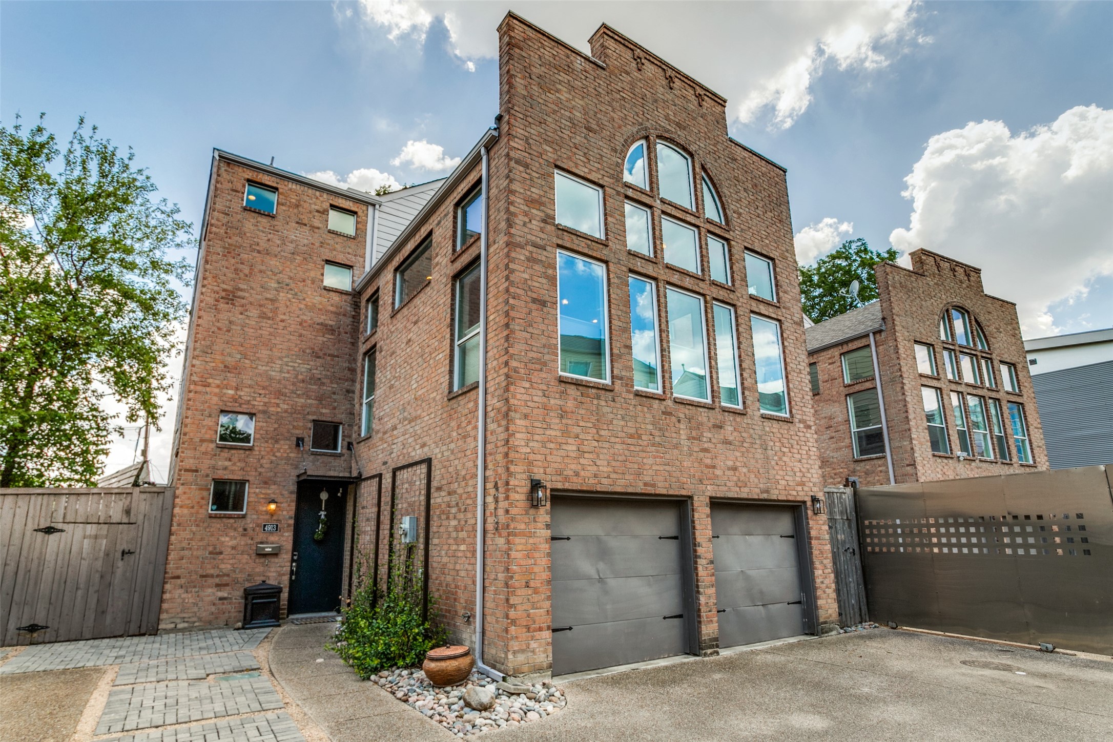 4913 Alcott Street Dallas TX 75206