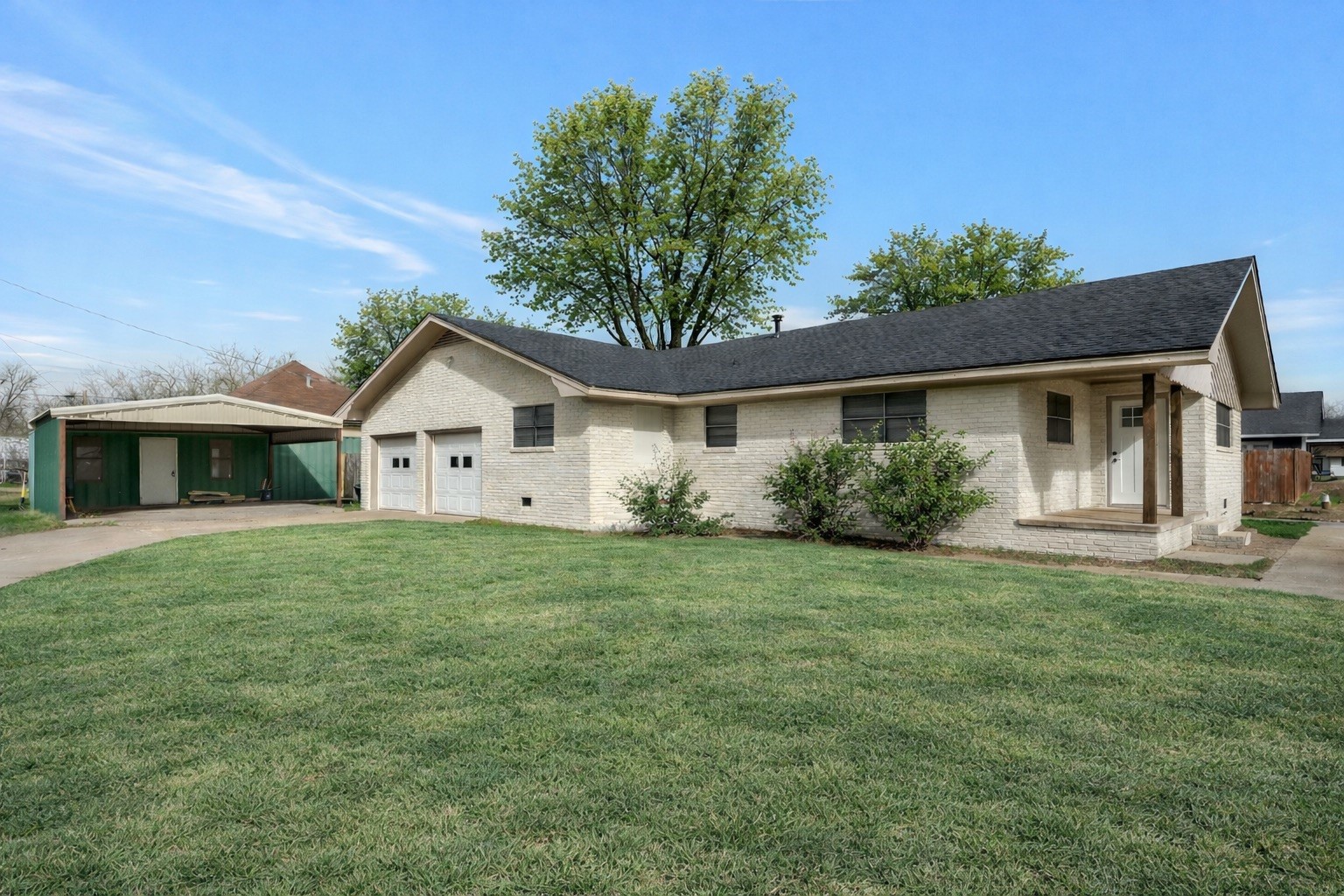 411 N 5th Avenue Munday TX 76371