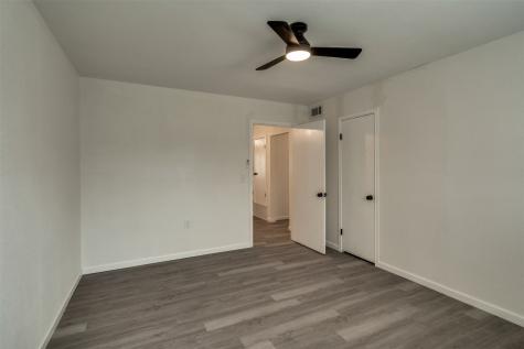 411 N 5th Avenue Munday TX 76371