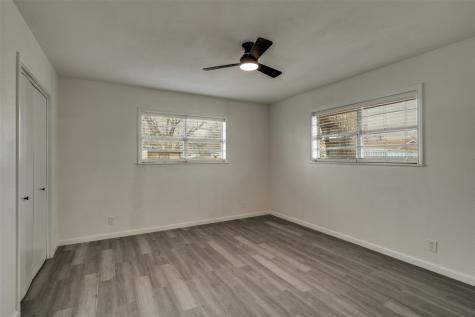 411 N 5th Avenue Munday TX 76371