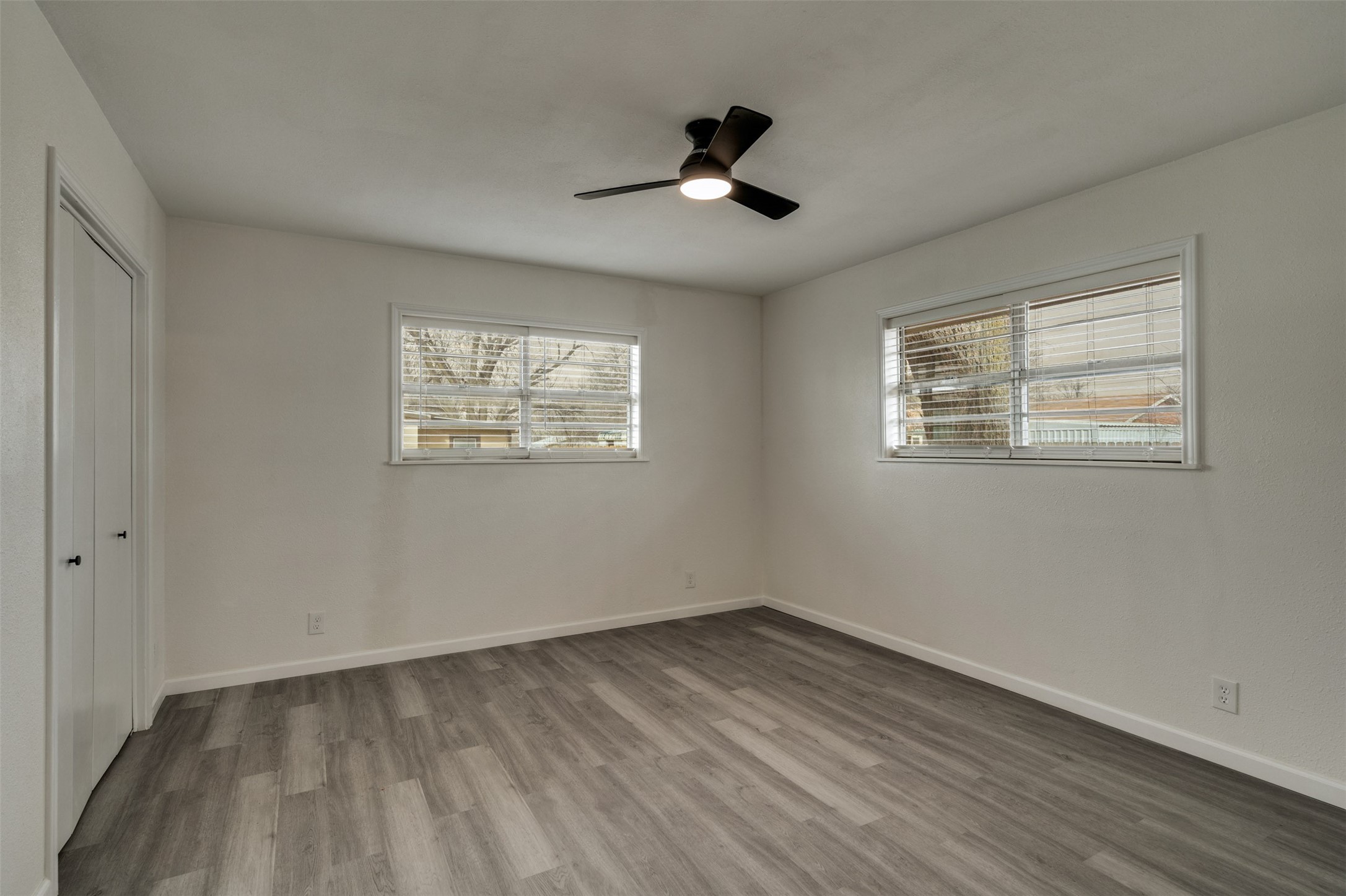 411 N 5th Avenue Munday TX 76371