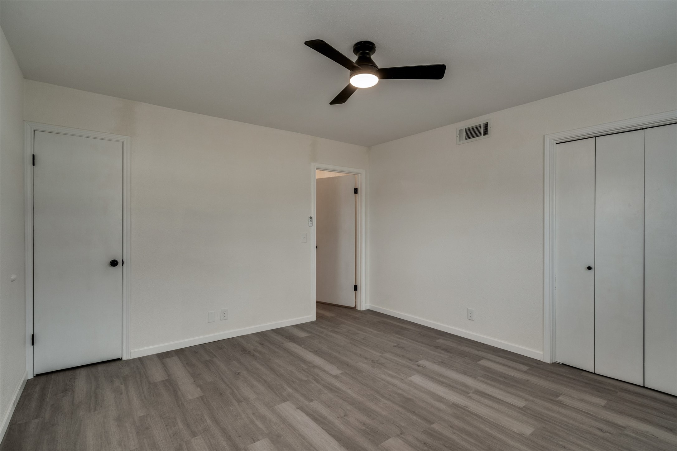 411 N 5th Avenue Munday TX 76371