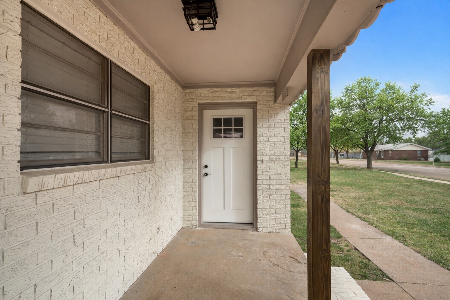 411 N 5th Avenue Munday TX 76371