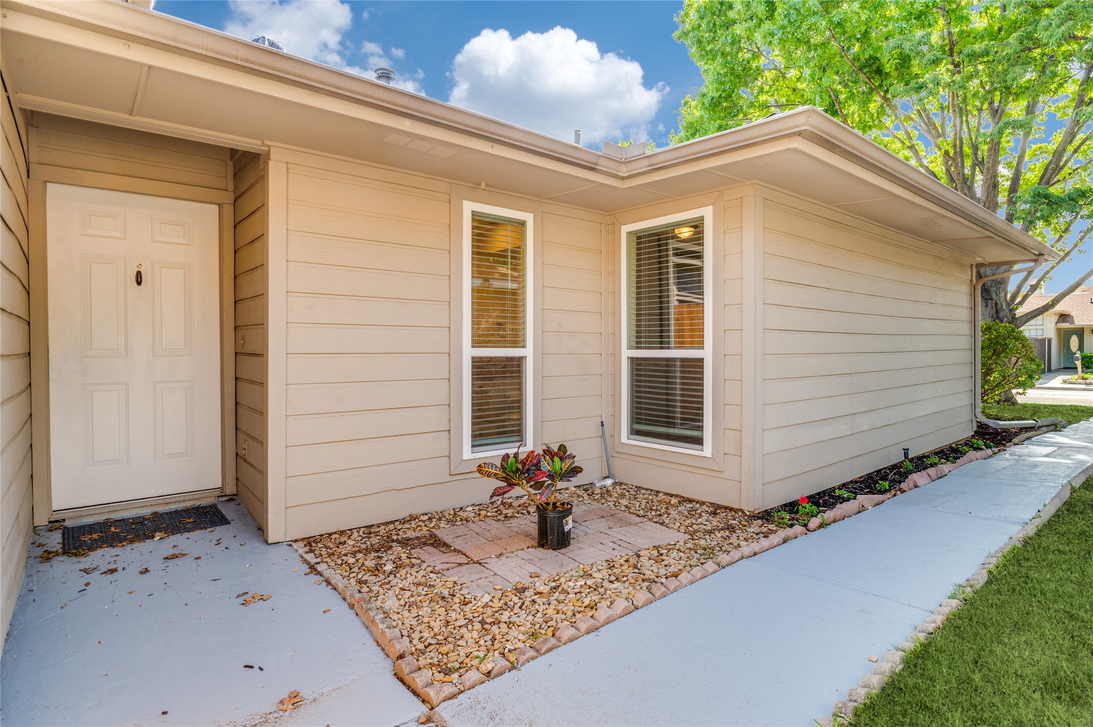 3043 Allister Street Dallas TX 75229