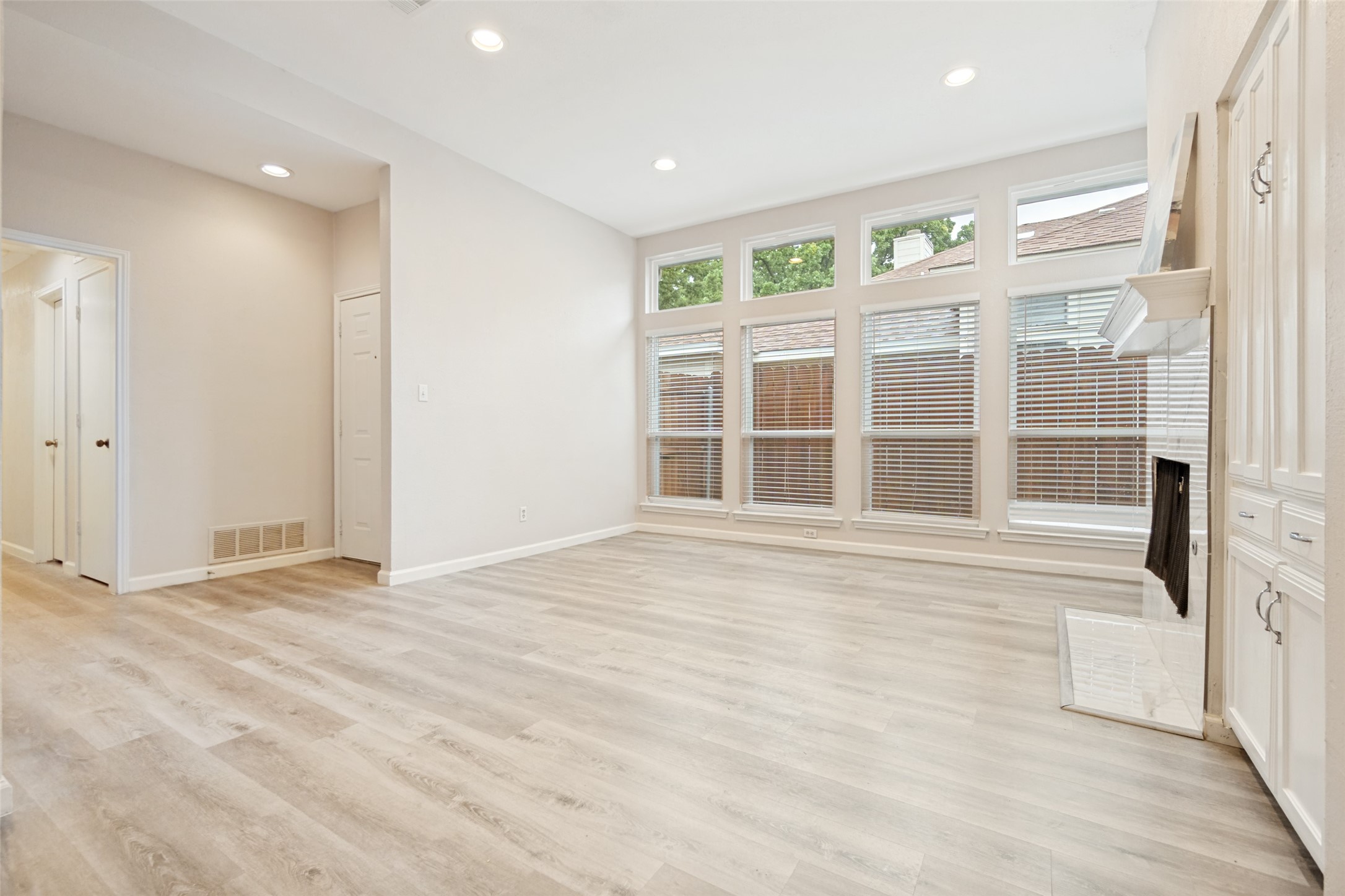 3043 Allister Street Dallas TX 75229