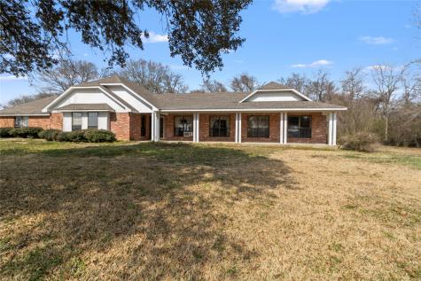 210 County Road 752 Donie TX 75838