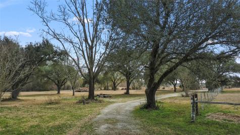210 County Road 752 Donie TX 75838