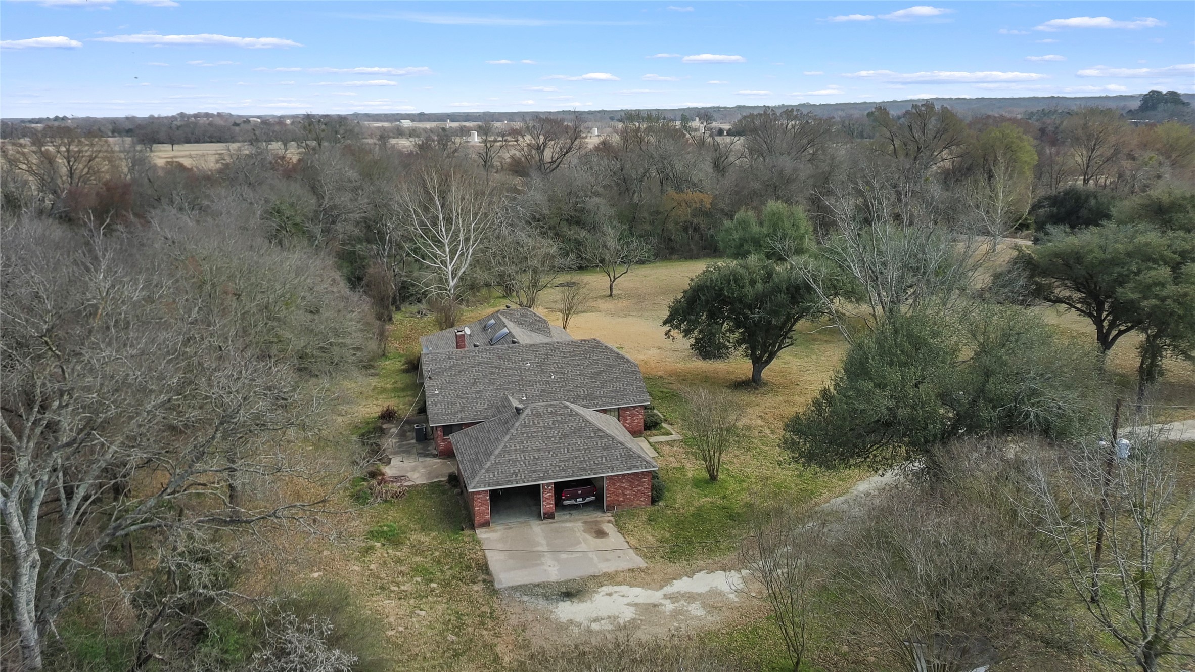 210 County Road 752 Donie TX 75838