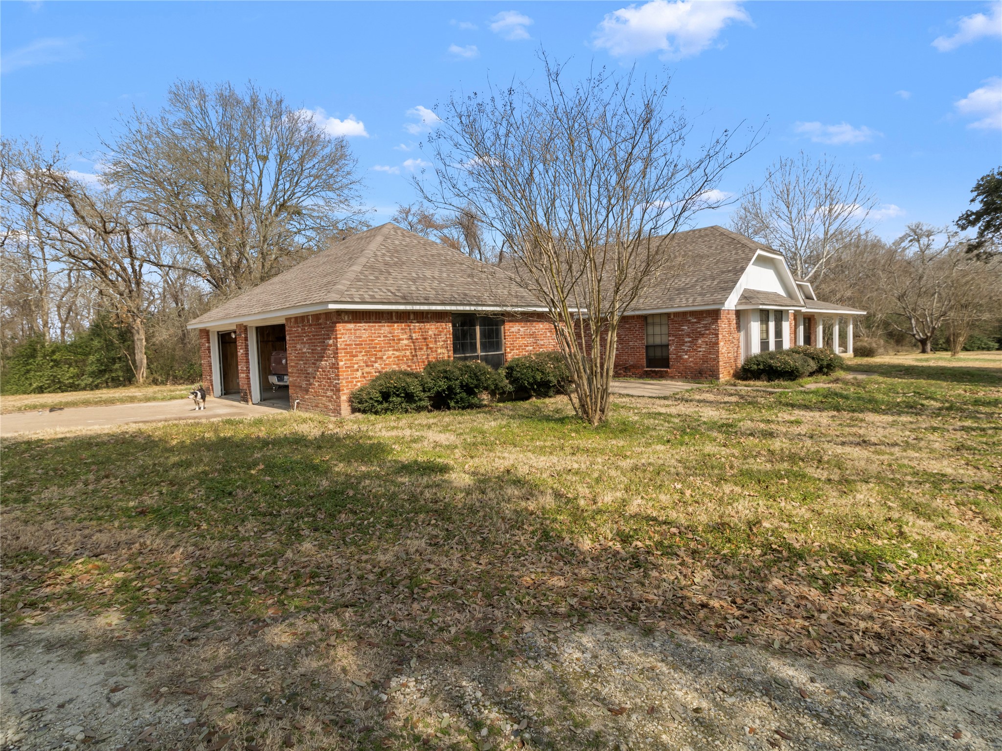 210 County Road 752 Donie TX 75838