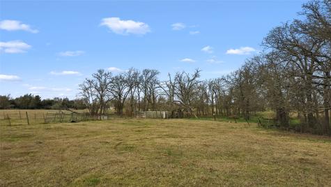 210 County Road 752 Donie TX 75838