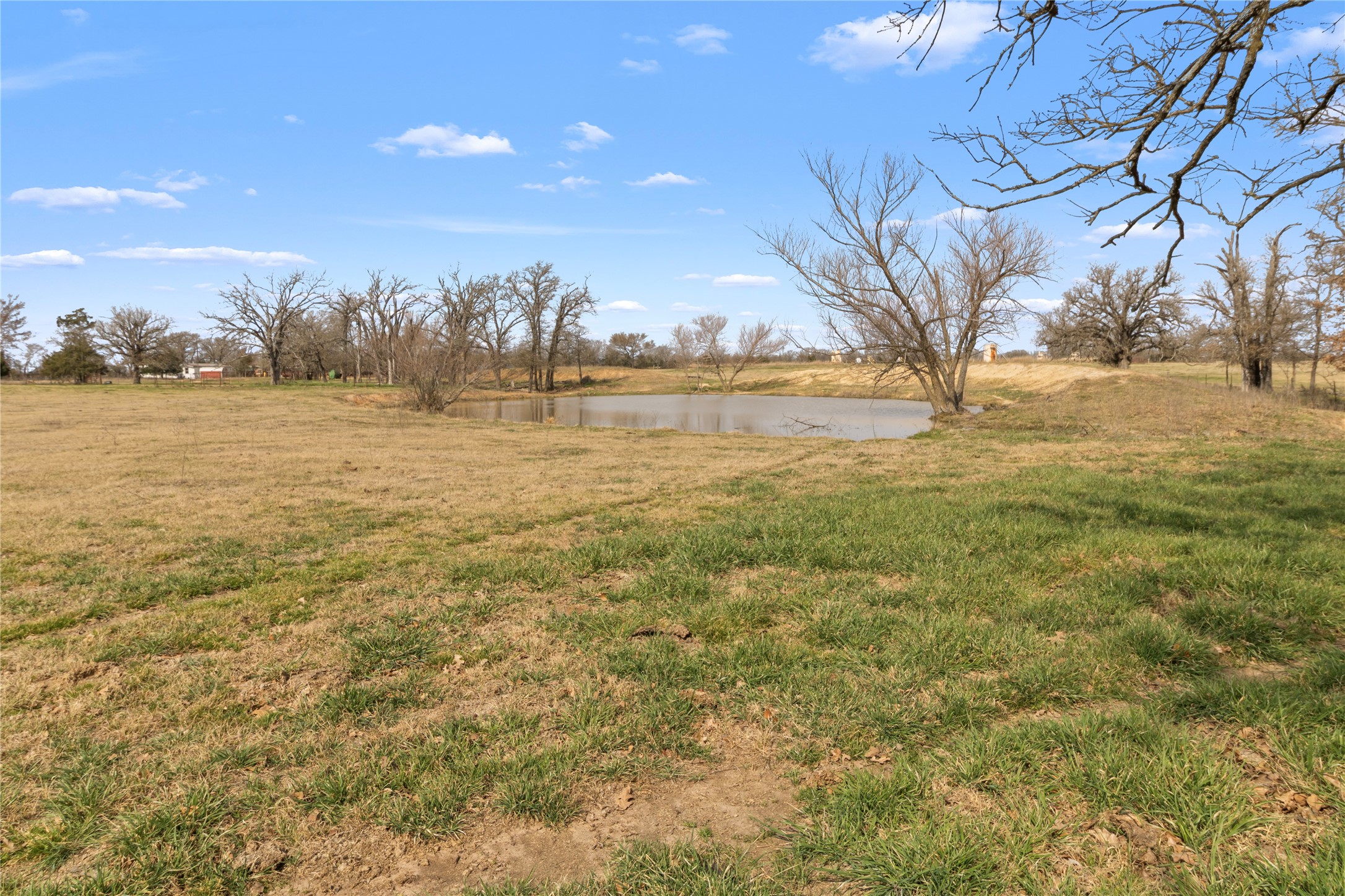 210 County Road 752 Donie TX 75838