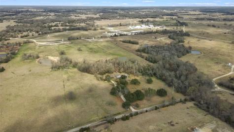 210 County Road 752 Donie TX 75838