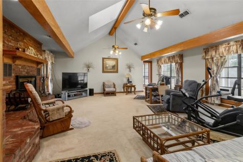 210 County Road 752 Donie TX 75838