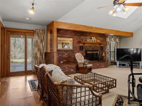 210 County Road 752 Donie TX 75838
