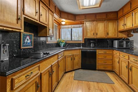 210 County Road 752 Donie TX 75838