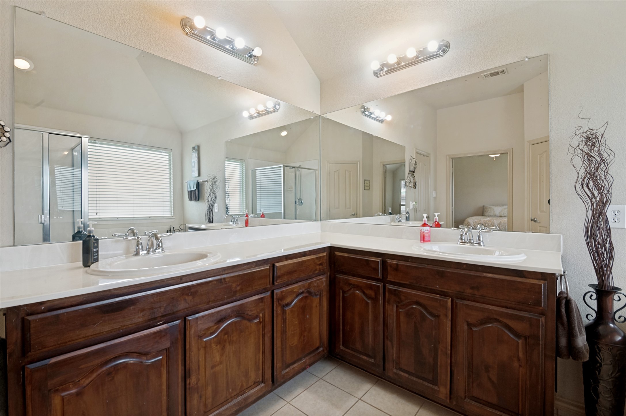 5836 Summerwood Drive Grand Prairie TX 75052