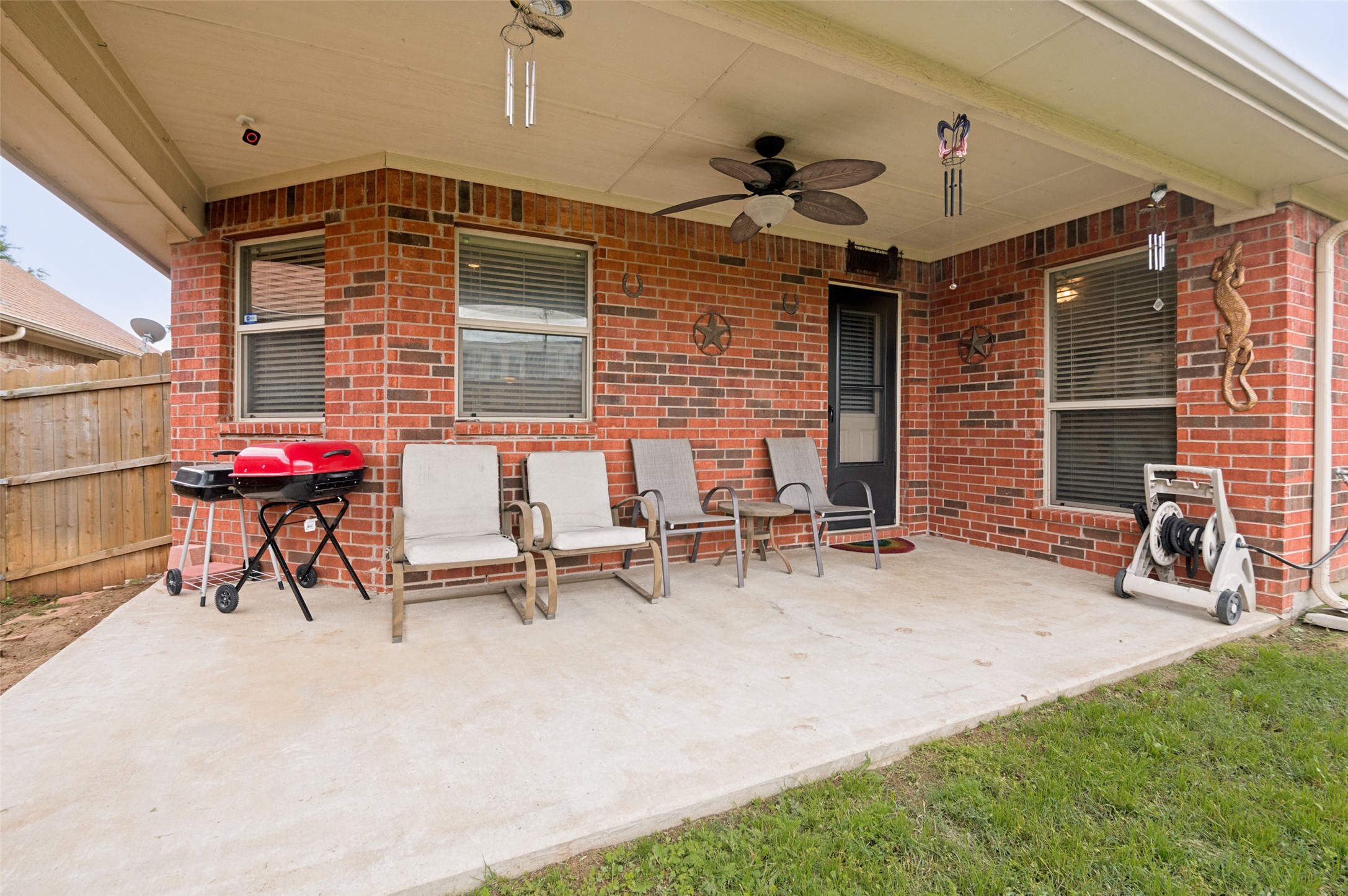 5836 Summerwood Drive Grand Prairie TX 75052