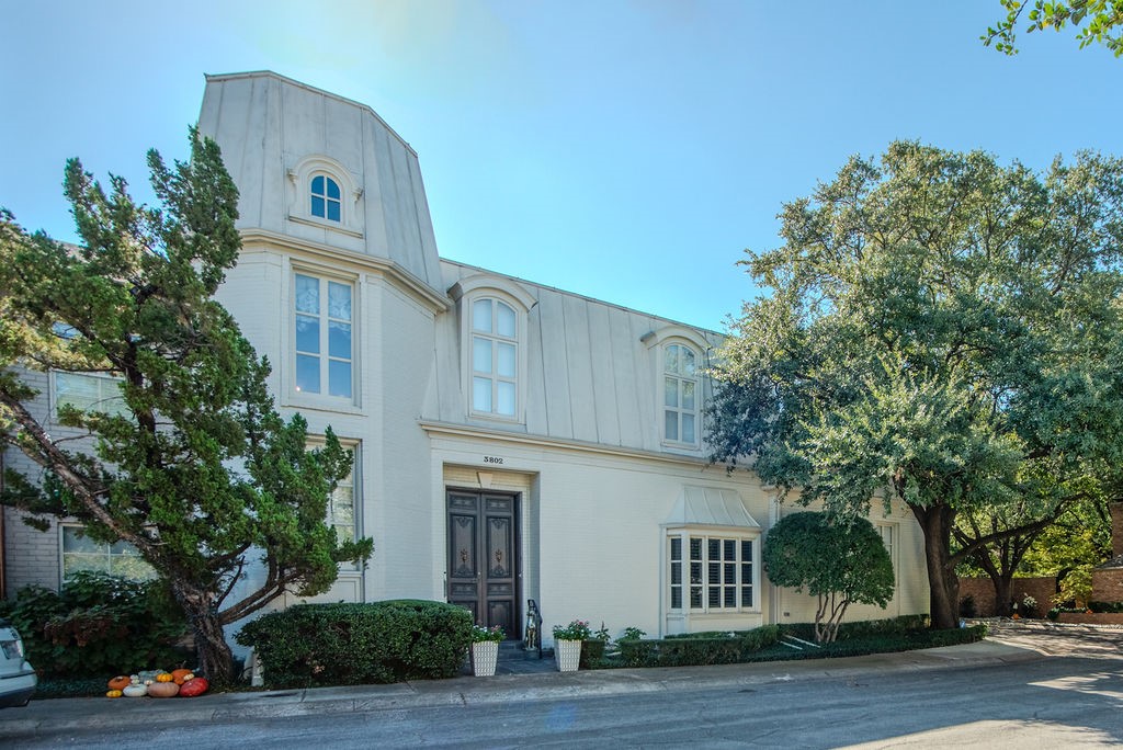 3802 S Versailles Avenue Dallas TX 75209