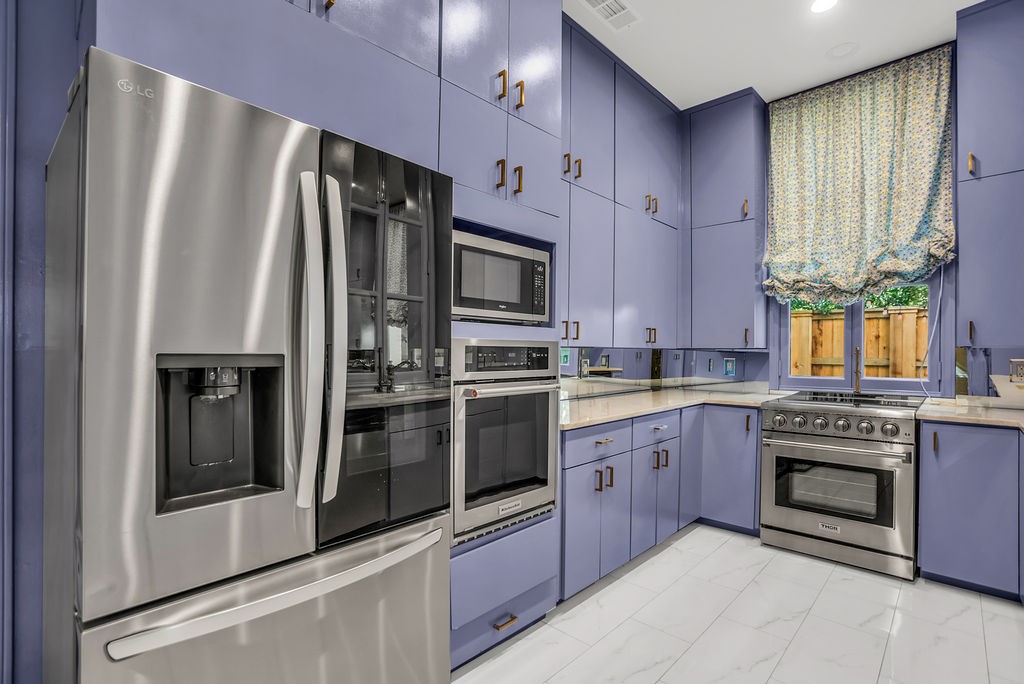 3802 S Versailles Avenue Dallas TX 75209