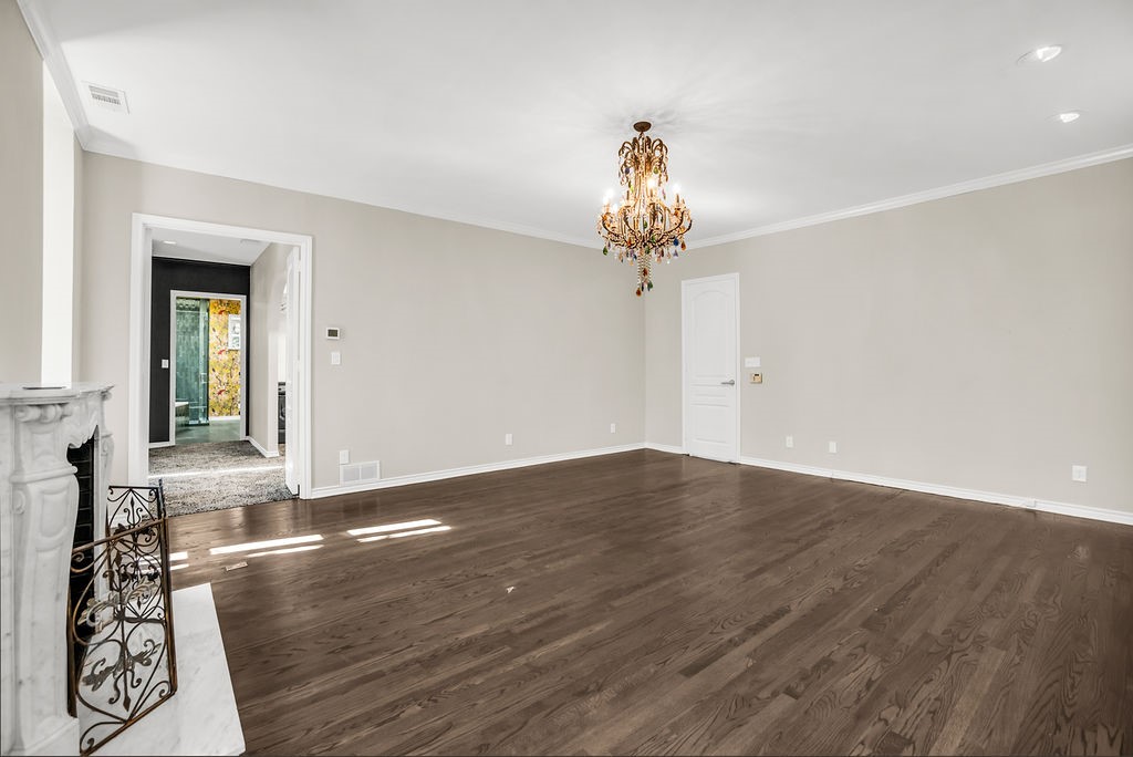 3802 S Versailles Avenue Dallas TX 75209
